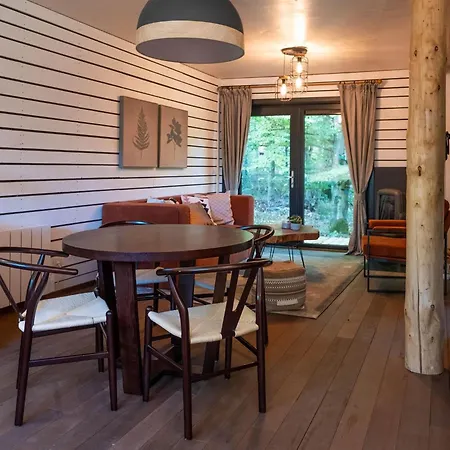 Tranquil Woodland Retreat *